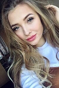 Юля, метро Трубная